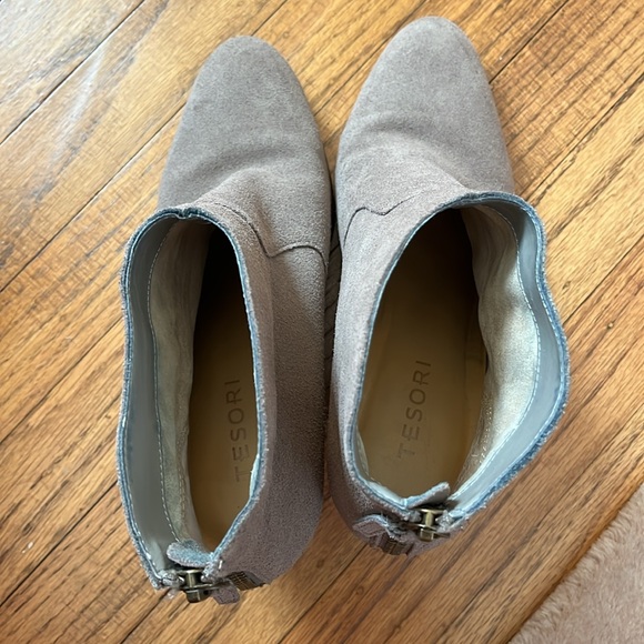 Tesori Suede Leather Block Heeled Short Boots - Picture 4 of 7